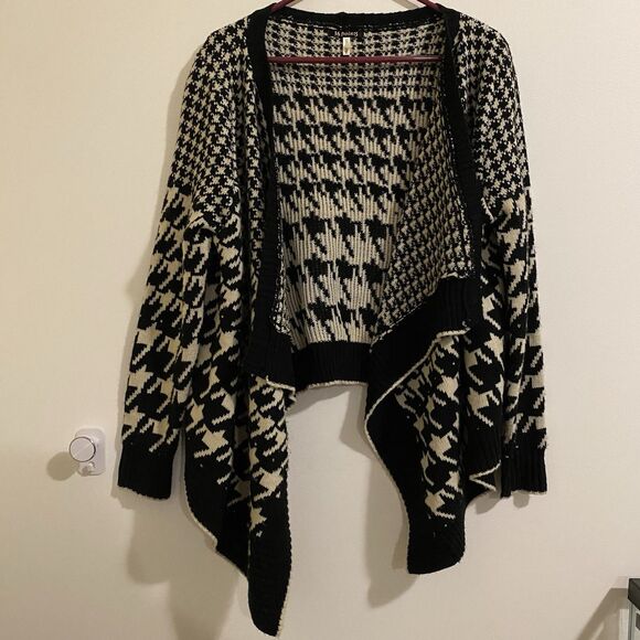 36 Point 5 Cascading Houndstooth Cardigan‎ One Size Black & White Long Sleeve - Picture 1 of 8
